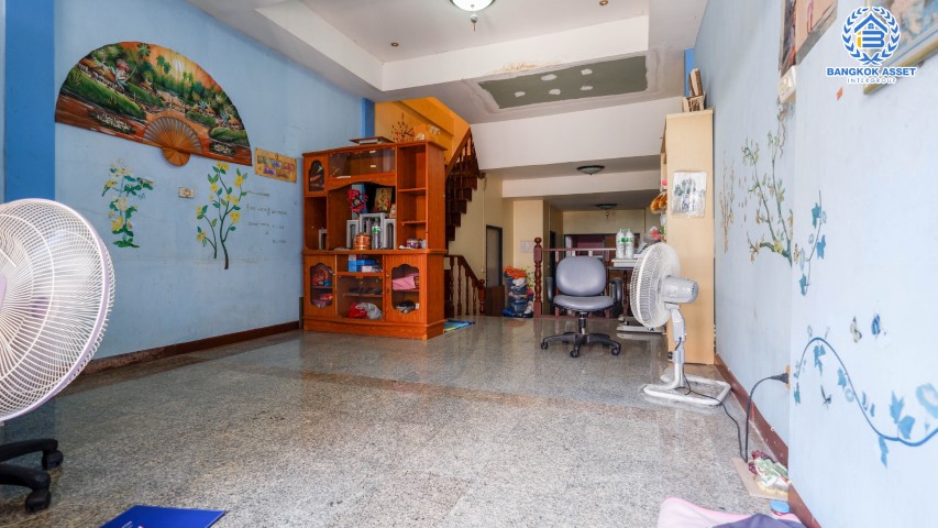 *****ทาวน์เฮ้าส์มือสองย่านนนทบุรี ม.จิตรณรงค์6 บางกรวย-จงถนอม เนื้อที่ 17 ตร.ว. ฟังก์ชัน 2 ห้องนอน 2 ห้องน้ำ แถมฟรี! 2 เครื่องปรับอากาศ บนทำเลคุณภาพ ใกล้วงเวียนพระราม5, เซ็นทรัลปิ่นเกล้า และทางด่วน "ศรีรัช" ราคาสุดคุ้ม!